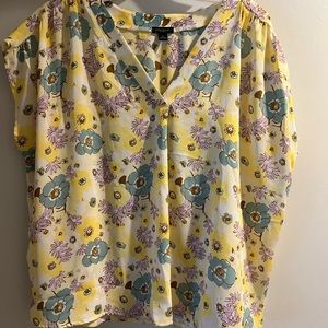 Loft floral cap sleeved blouse